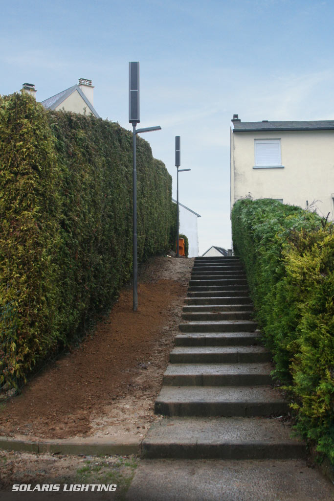  Des candélabres solaires pour l'éclairage d'une ruelle au cœur du village de Péronne (80, Somme) 