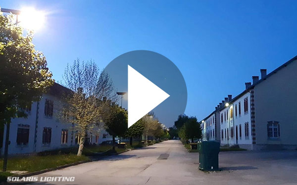  VIDÉO / implantation de candélabres solaires pour l'éclairage du camp militaire du Valdahon (25, Doubs) 